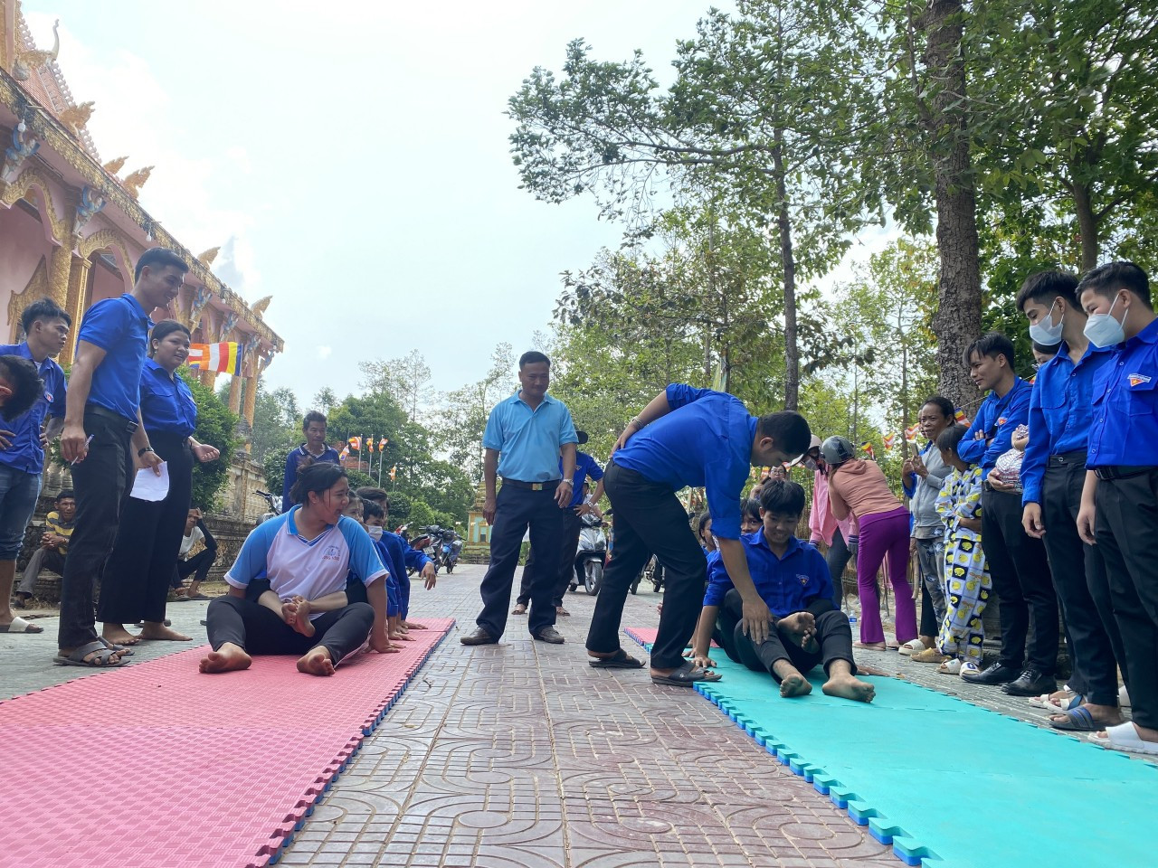 Tro choi dan gian dua ghe ngo