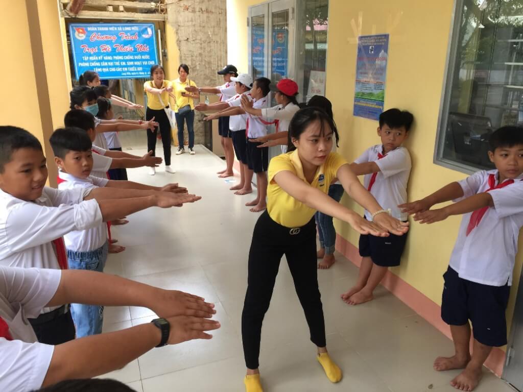 C:UsersAdminDesktopminh chứng 202013.1. phong chong duoi nuoc7. thi xa duyen hai 2.jpg