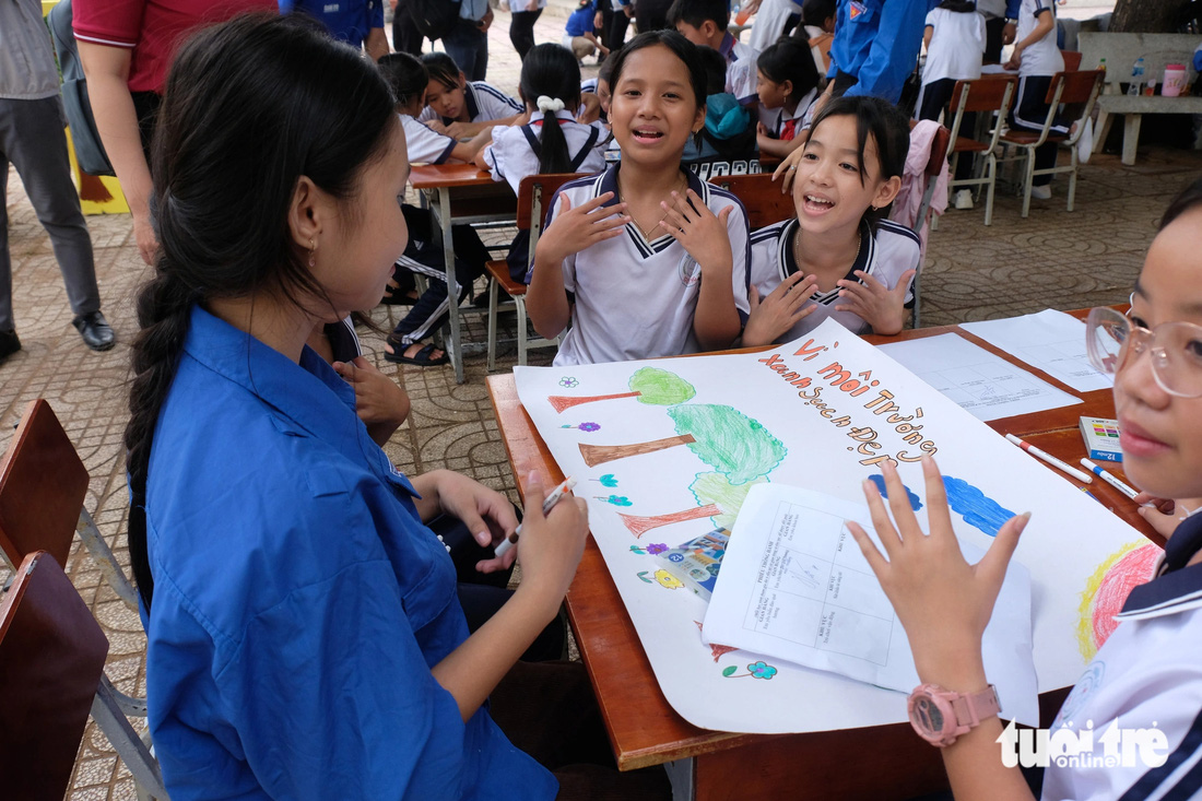Những công trình tình nguyện giữ màu xanh trên đảo Phú Quý- Ảnh 7.