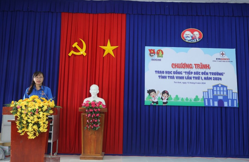 F:\THẢO MY\04 HỘI ĐỒNG ĐỘI NĂM HỌC 2024-2025\Tin bài\04 (13.9.24)Trao học bổng Tiếp sức đến trường TX DH\Ảnh tin\1.JPG