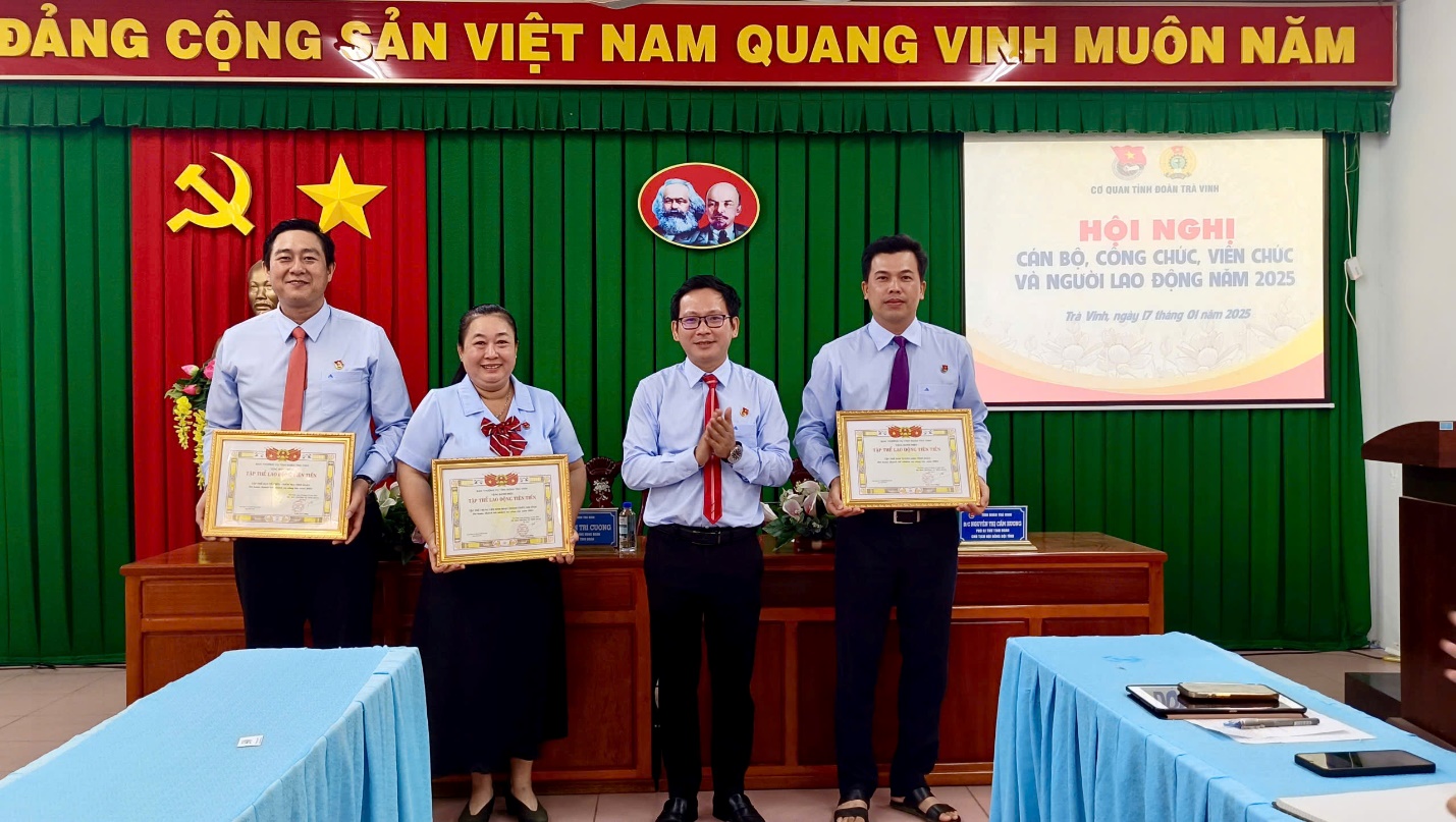 D:\BAN TUYÊN GIÁO\HOẠT ĐỘNG CÁC NĂM\NĂM 2O25\8. TIN BÀI\THÁNG 01\2. TIN HỘI NGHỊ CBCC\1.jpg