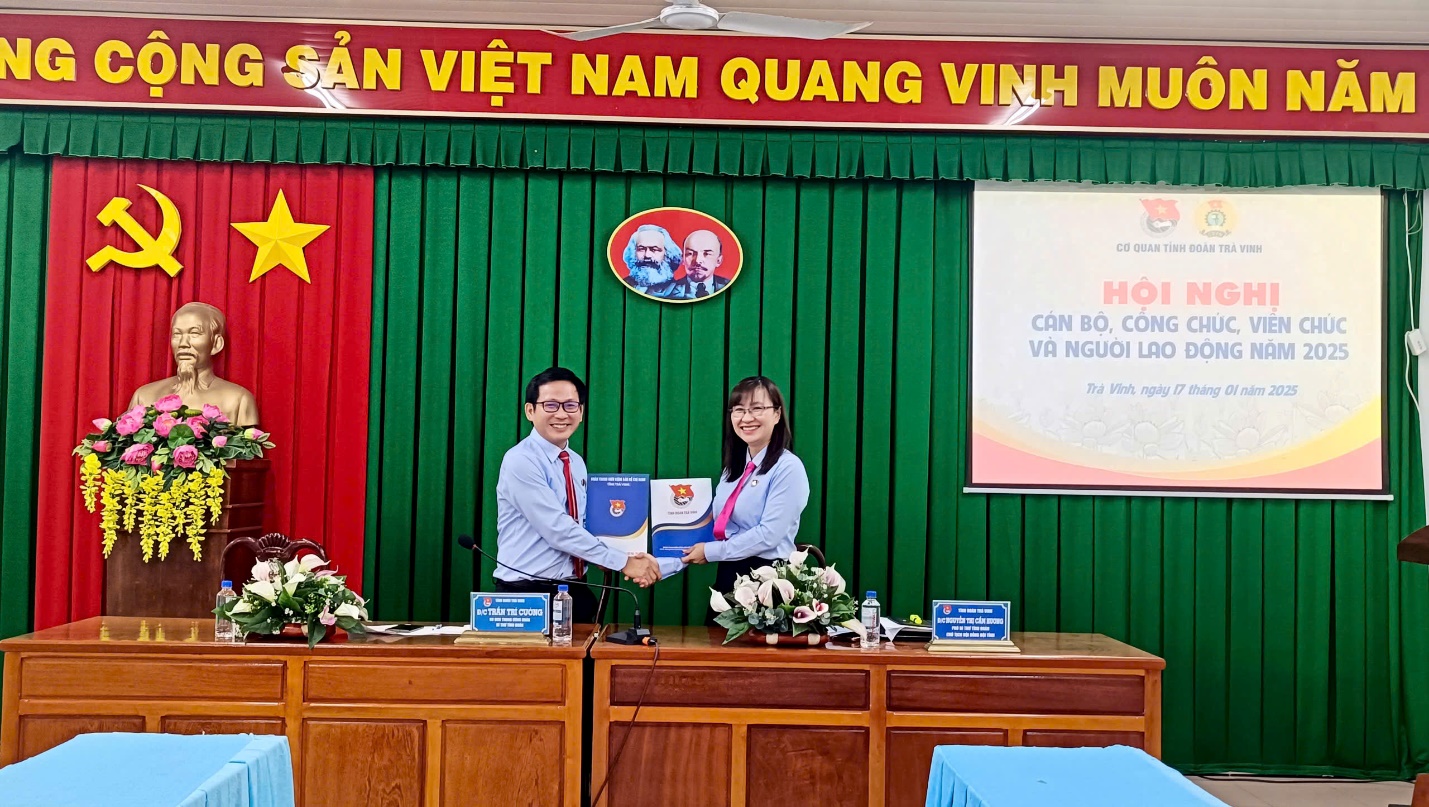 D:\BAN TUYÊN GIÁO\HOẠT ĐỘNG CÁC NĂM\NĂM 2O25\8. TIN BÀI\THÁNG 01\2. TIN HỘI NGHỊ CBCC\8.jpg