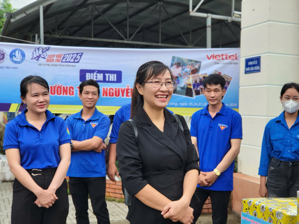 Thường trực Tỉnh đoàn thăm, động viên đội hình “Tiếp sức mùa thi” năm 2025